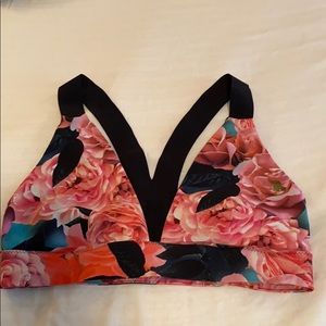 Lululemon hot yoga top/sports bra